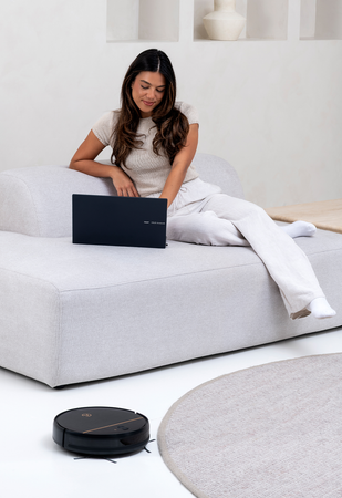 AG Robotstofzuiger met Dweilfunctie - Gold Ring Design.